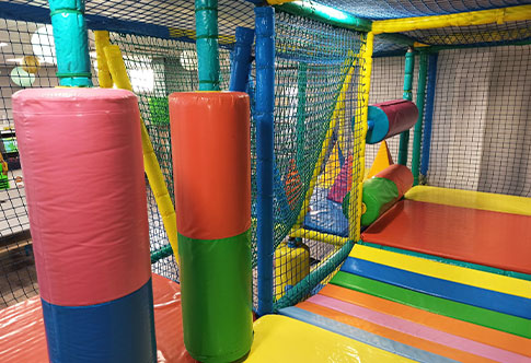 Interior parque de bolas